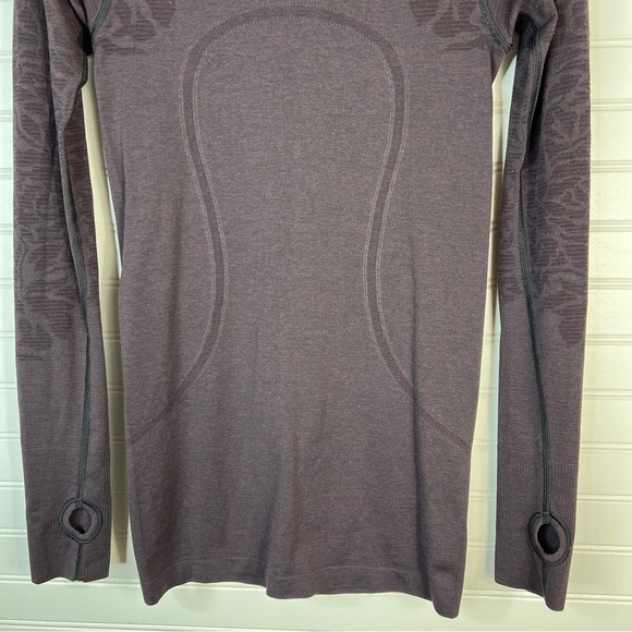 Lululemon Swiftly Tech Long Sleeve Floral Print Purple Plum size 4 - Picture 9 of 11